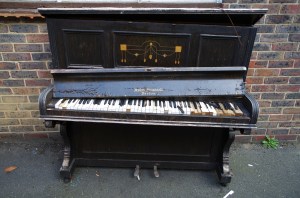 piano-196280_1920