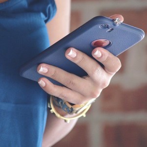 using-device-1577035_960_720